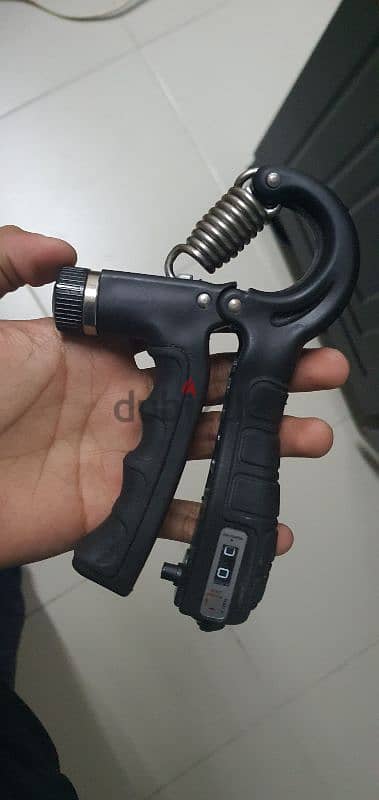 hand gripper used in good condition 0