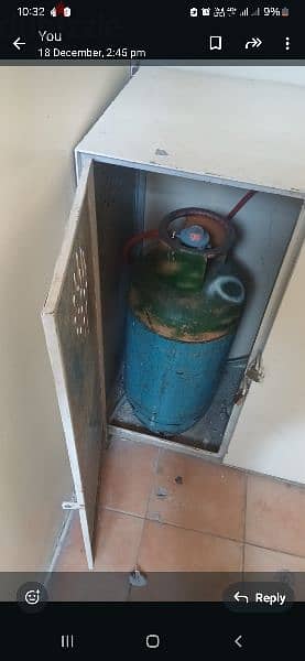 Gas Cylinder,2 burner stove and regulator 0