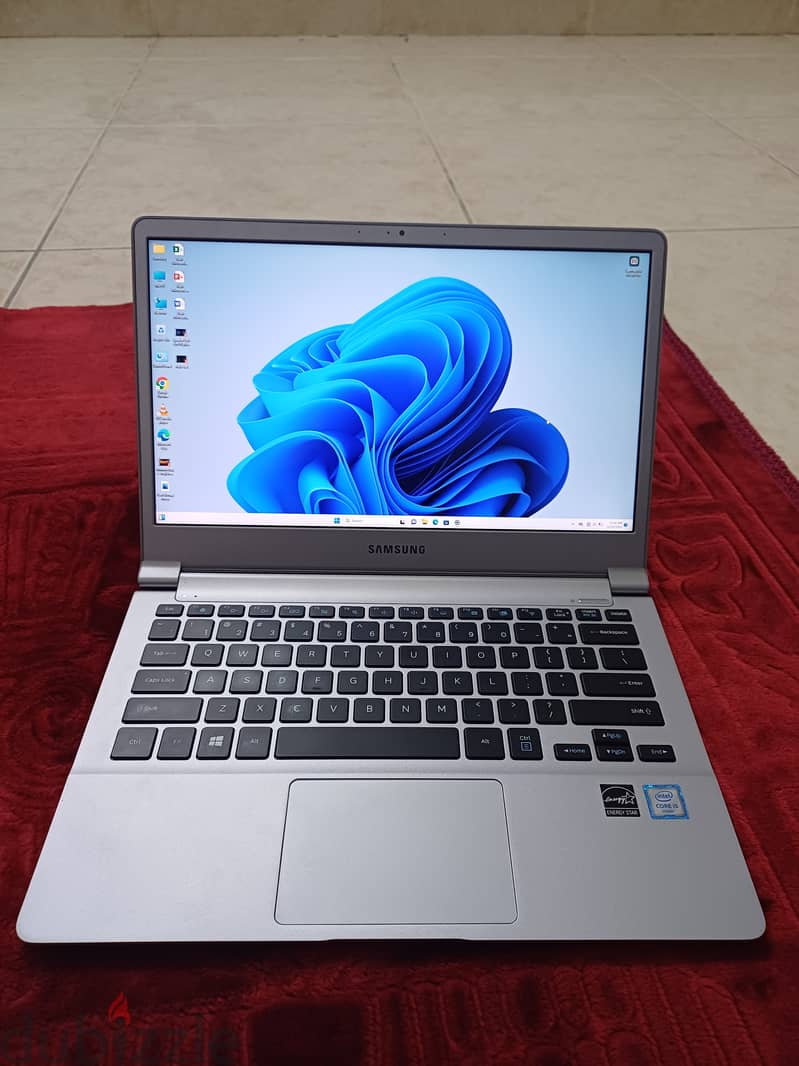 Hello i want to sale ultra slim Samsung laptop core i5 ram 8gb 2