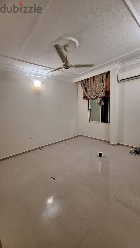 للايجار بيت في عالي شامل For rent house in a'ali with EAW 4