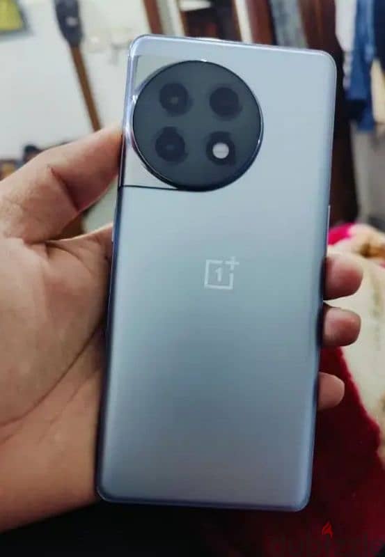 urgent sell or exchange OnePlus 11r 5g ram 16+12/256 gb 2