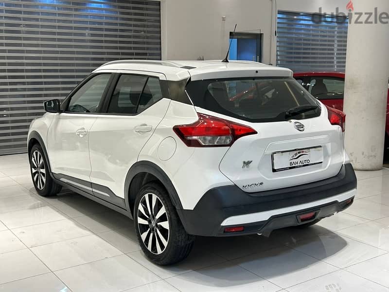 Nissan Kicks 2017 mid option  FOR SALE 9