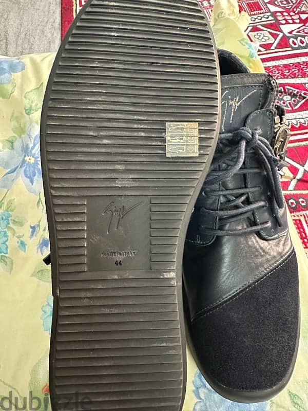 GIUSEPPE ZANOTTI sneaker good condition not use. 1