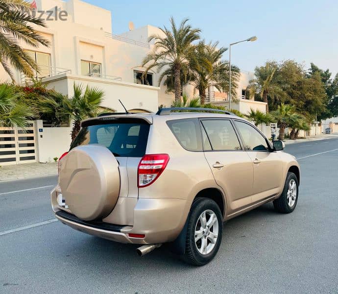 Toyota Rav 4 2012 model for sale. . . 7