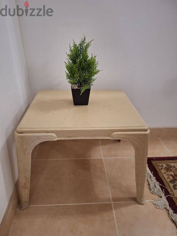 Center table size 20×22 inches  2 BD pickup juffair call WhatsApp 0