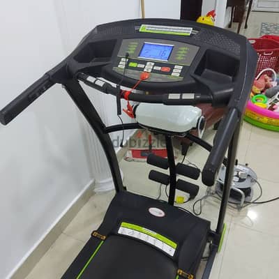 للبيع جهاز مشي treadmill