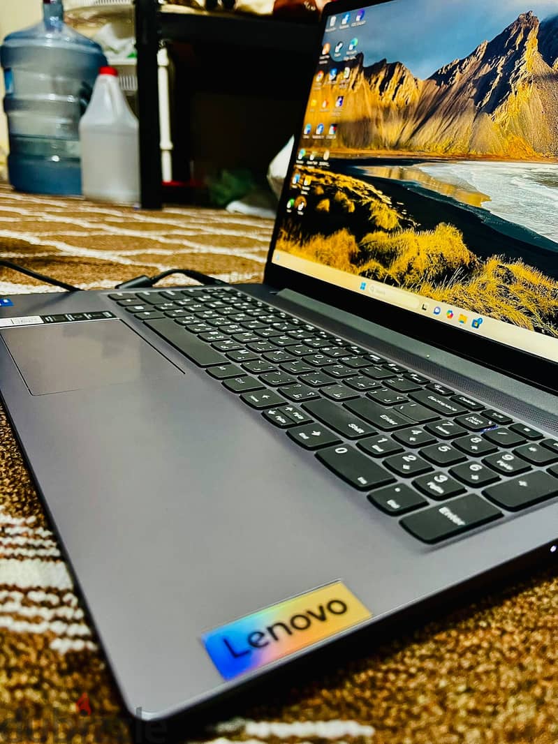 Lenovo IdeaPad Slim 3 15IAH8 (2024) Laptop – 12th Gen / Intel Core i5 8