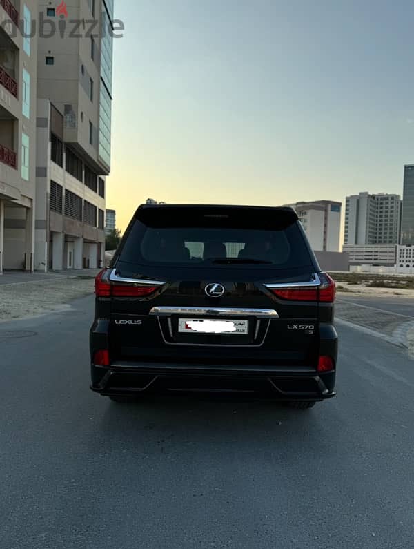 Lexus LX 570 2018 3