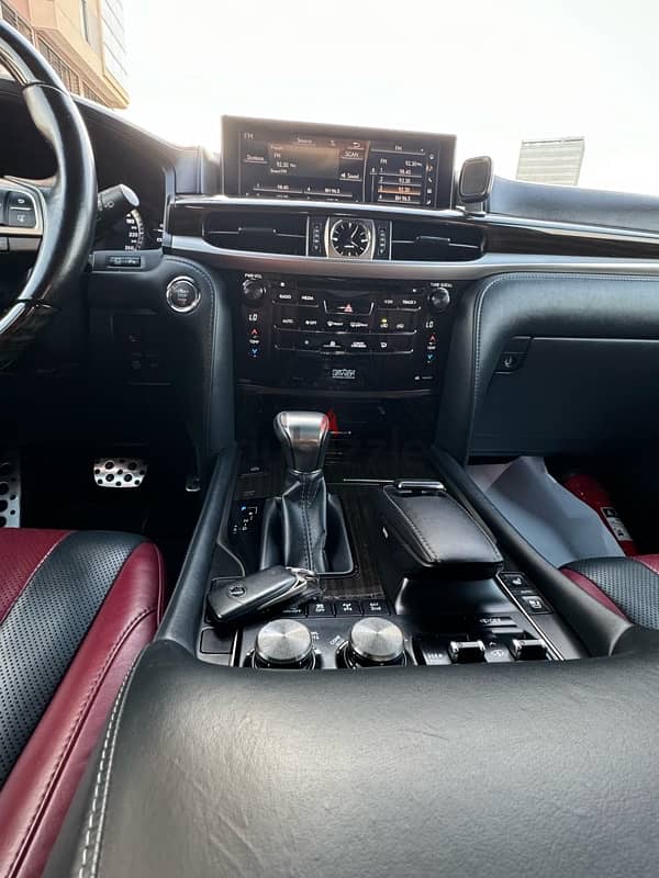 Lexus LX 570 2018 8