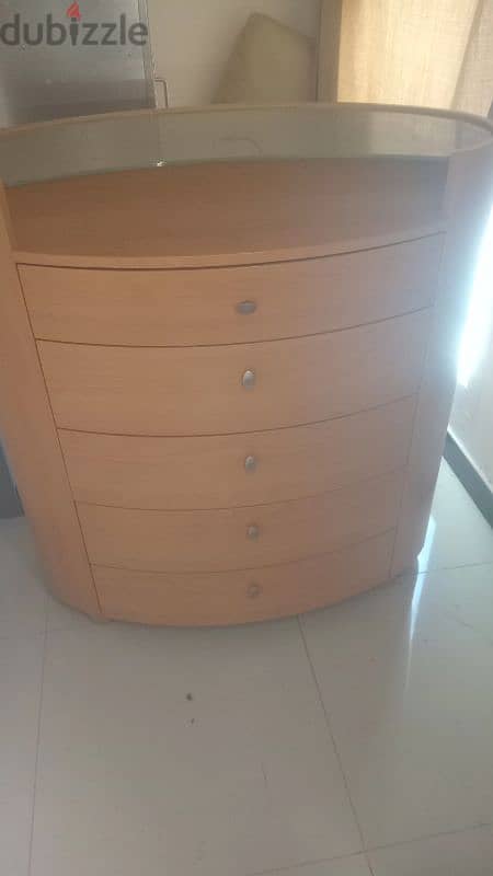 Dressing table vary good  you can take 1