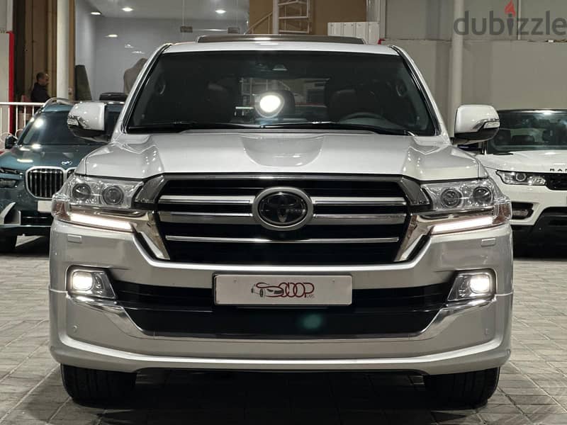 Toyota Land Cruiser 2019 VXS 5.7 1