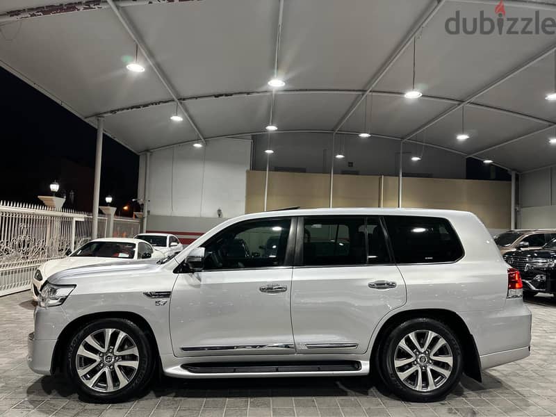 Toyota Land Cruiser 2019 VXS 5.7 14