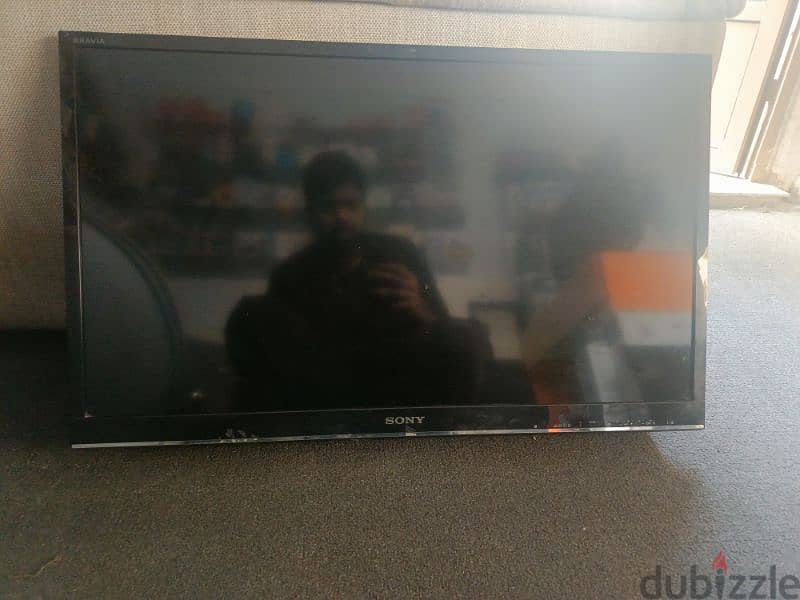 32 inch Sony led tv and Android Smart box reciever 0