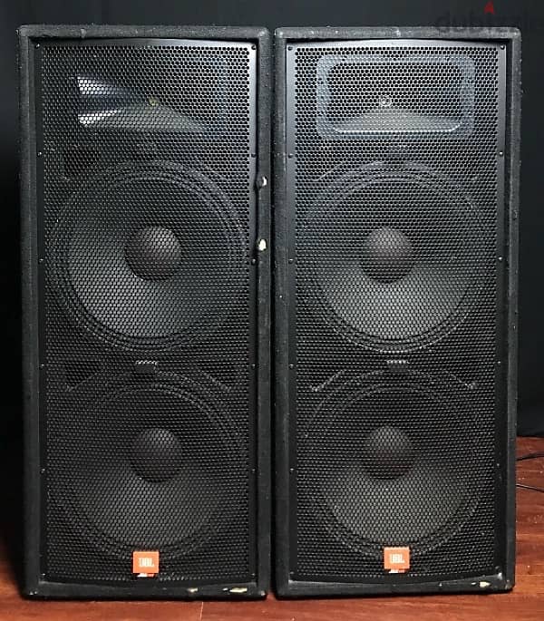 Speakers and amp for sale مجموعة سماعات للبيع 4