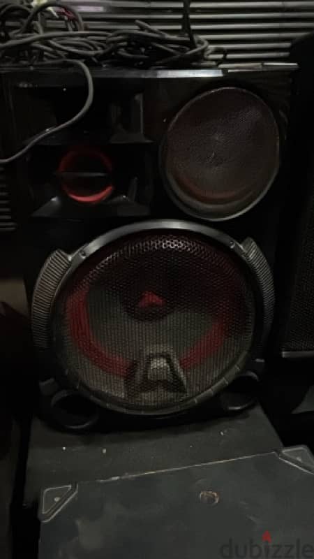 Speakers and amp for sale مجموعة سماعات للبيع 17