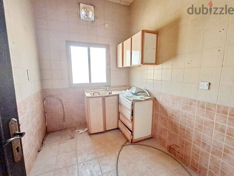 Busaiteen 2 bhk / 140 BD No Ewa 5