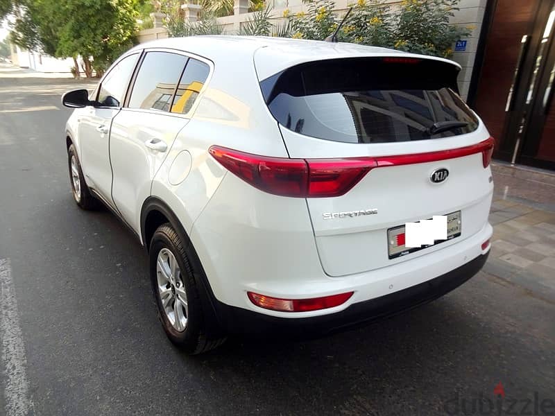 Kia Sportage GDI 2.4 L 2017 AWD White Well Maintained Urgent Sale 4