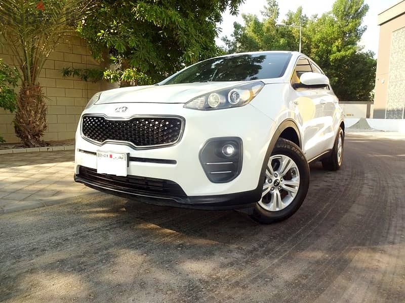 Kia Sportage GDI 2.4 L 2017 AWD White Well Maintained Urgent Sale 12