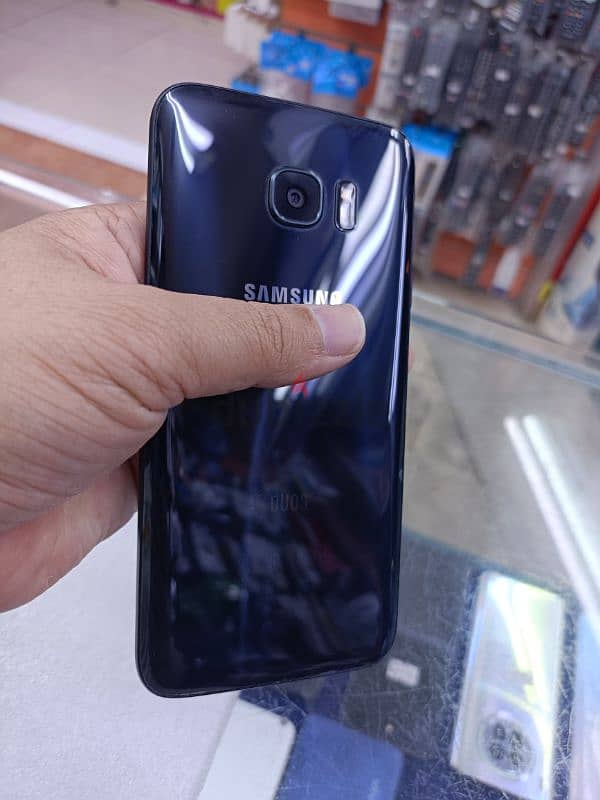 Samsung galaxy S7 edge. Black colour 0