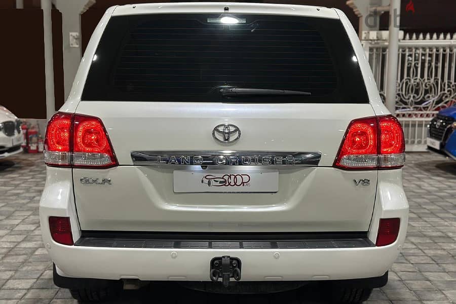 Toyota Land Cruiser 2011 GXR V8 9