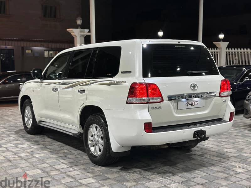 Toyota Land Cruiser 2011 GXR V8 10