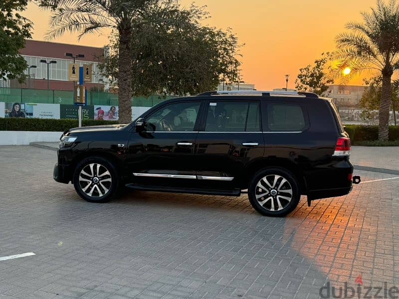 2018 model Toyota Land Cruiser  VXS 2