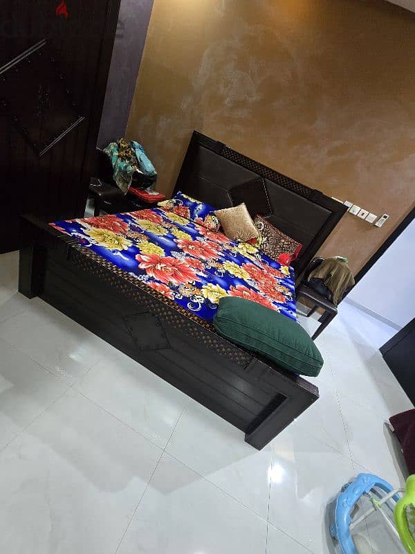 bed room set for sale v good condition 0