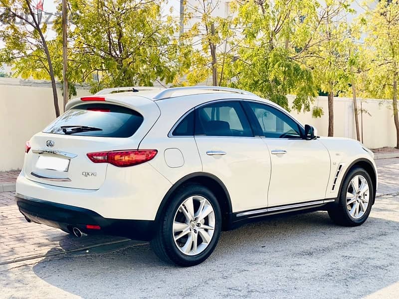 Infiniti QX70 2014 Model/Full Option/For sale 8