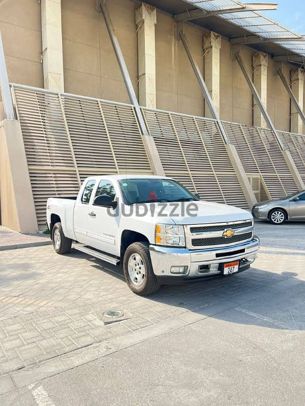 Chevrolet Silverado LT V8 2013 First Owner Low Millage Very Clean 2