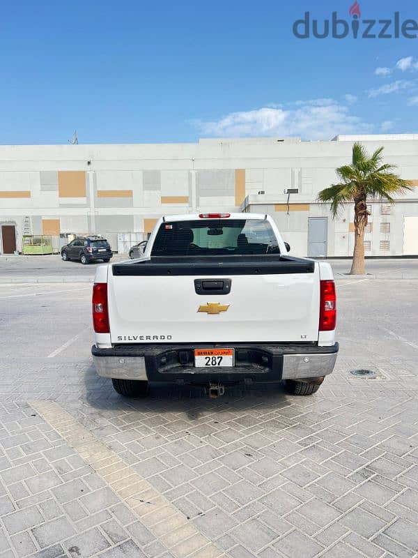 Chevrolet Silverado LT V8 2013 First Owner Low Millage Very Clean 3