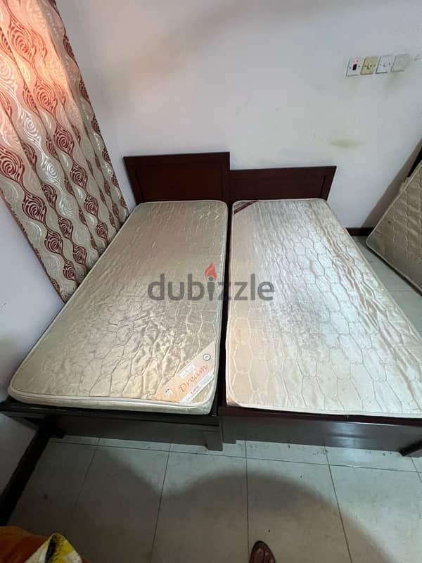 single bed with mattress 0