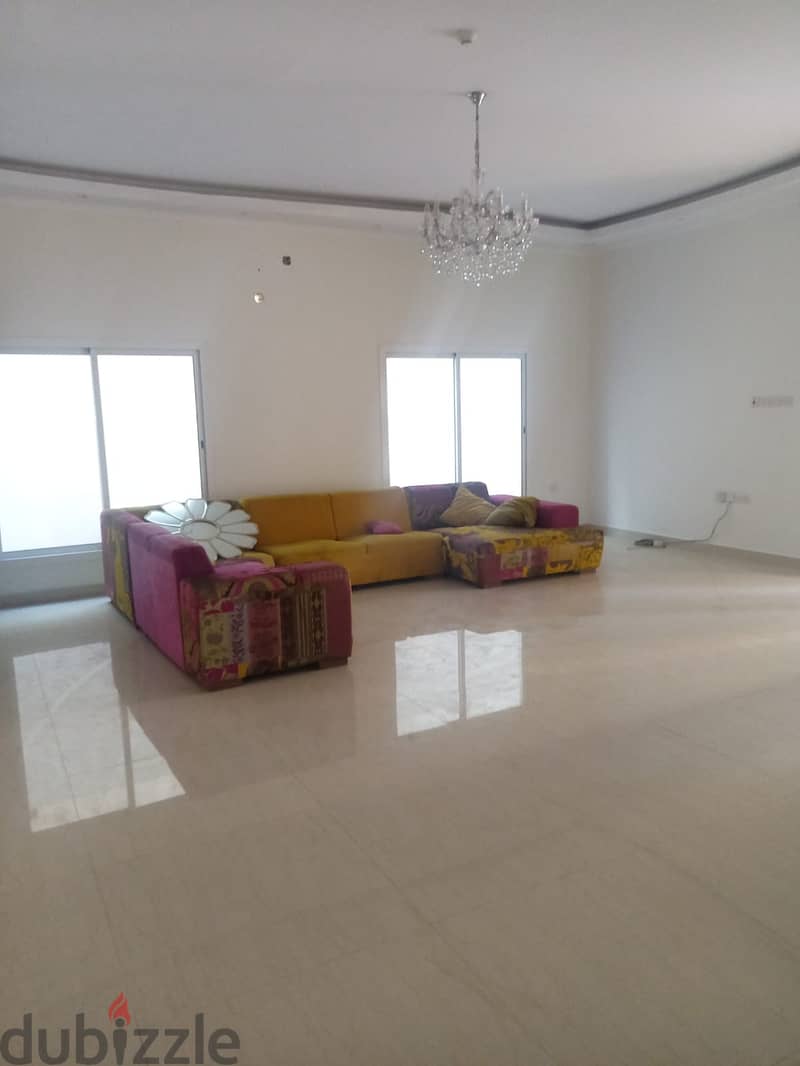 Villa 3rooms, bathroom, 1 closed kitchen, sala, dining area, big hall 10