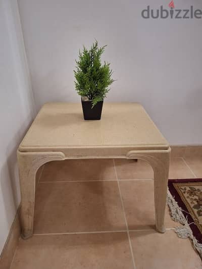 Center table size 20×22 inches  2 BD pickup juffair