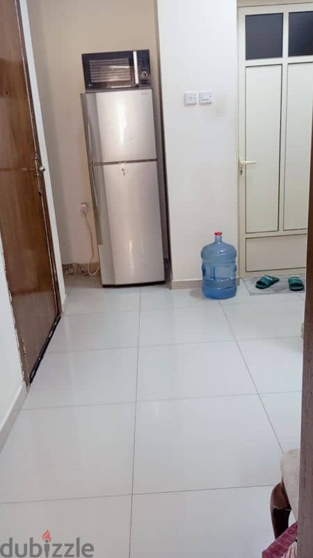 ROOM FOR RENT 90BD WITH EWA 4