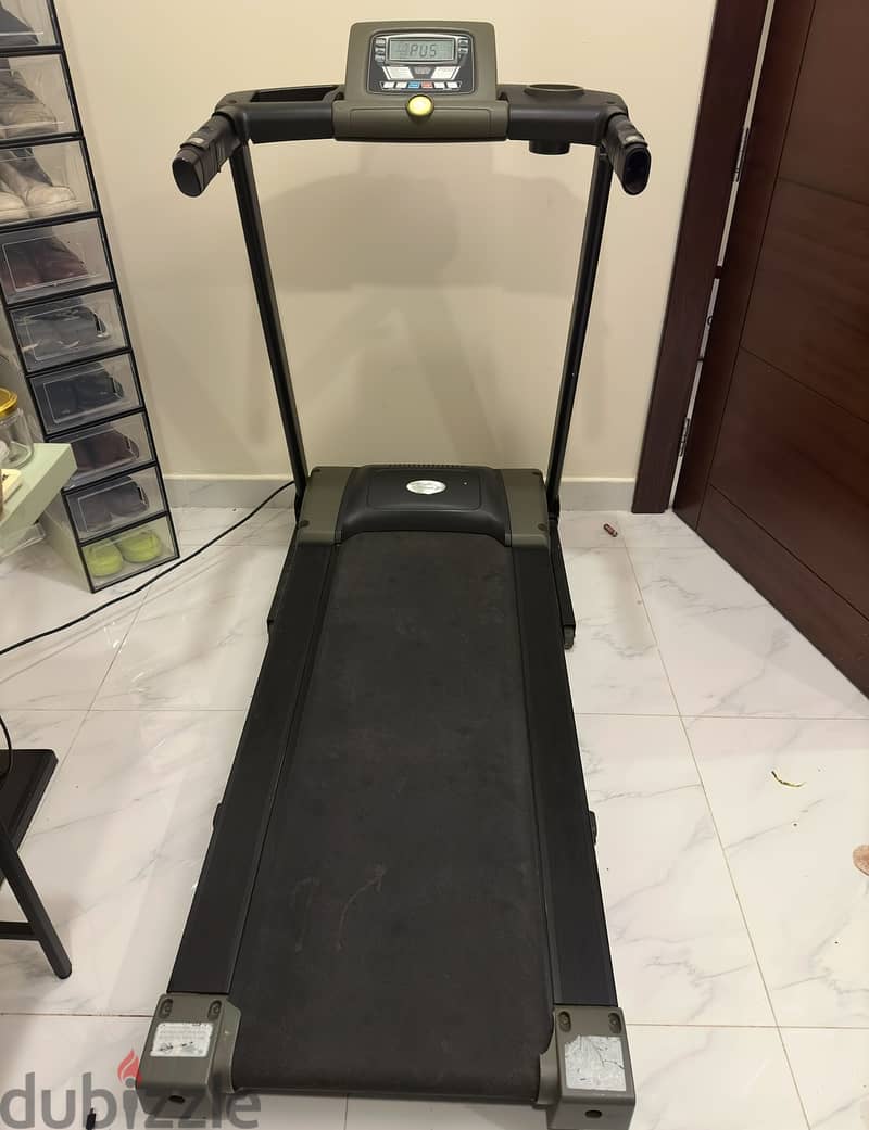 Multimachine home gym and treadmil, great condition 2