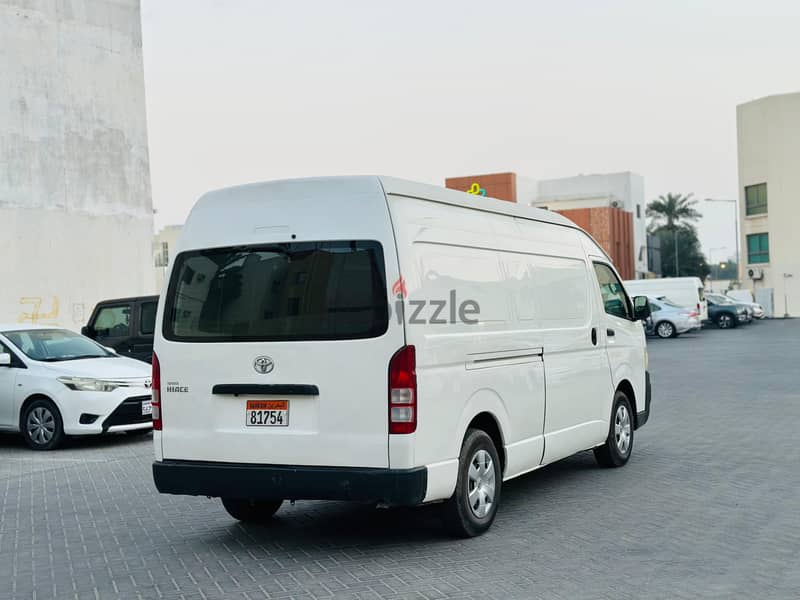 TOYOTA HIACE 2010 MODEL HIGHROOF GOODS VAN 1