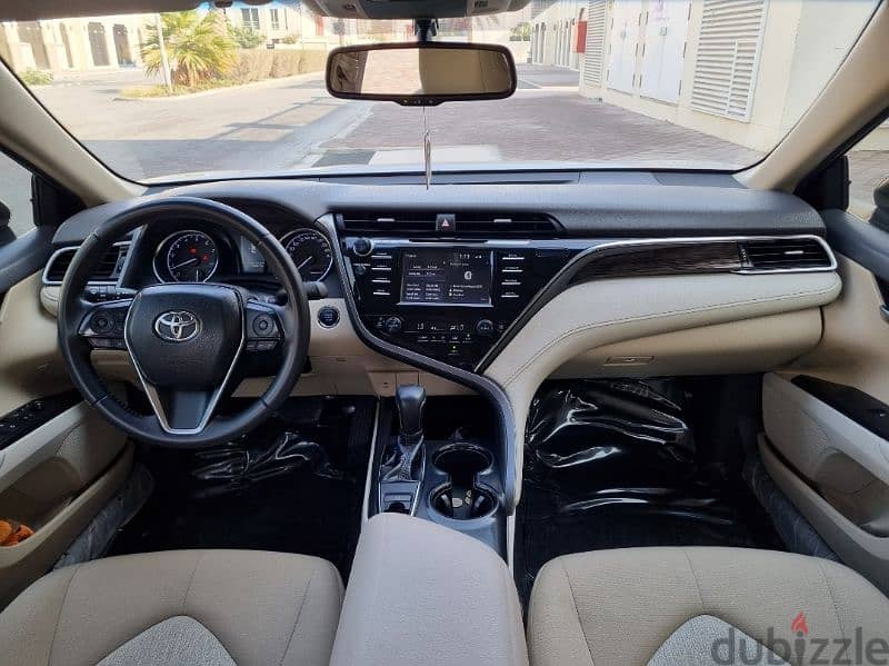 TOYOTA CAMRY GLE 2018 5