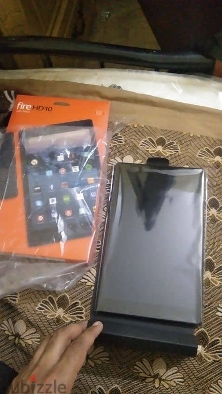 tablet  Amazon fire hd 10 with alexa for sale 0