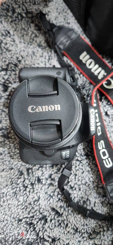 للبيع كاميرا 700d canon بحالة ممتازة 0