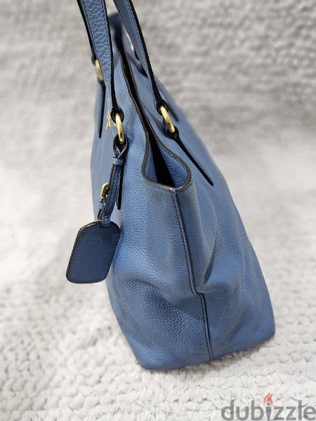 Prada Shoulder Bag in Blue Vitello Daino Leather and Gold hardware. 5