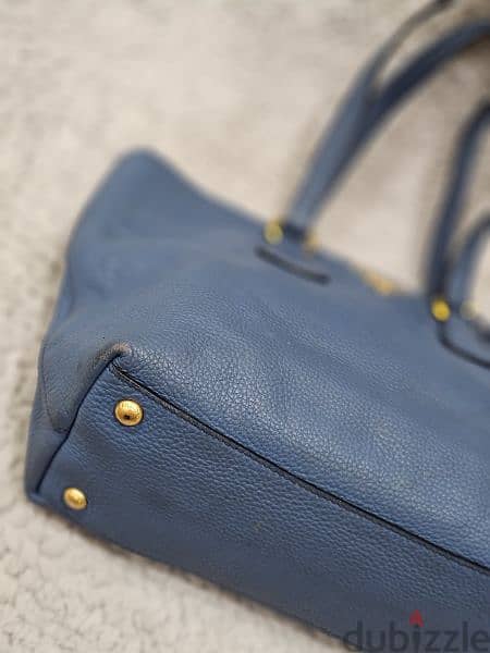 Prada Shoulder Bag in Blue Vitello Daino Leather and Gold hardware. 7