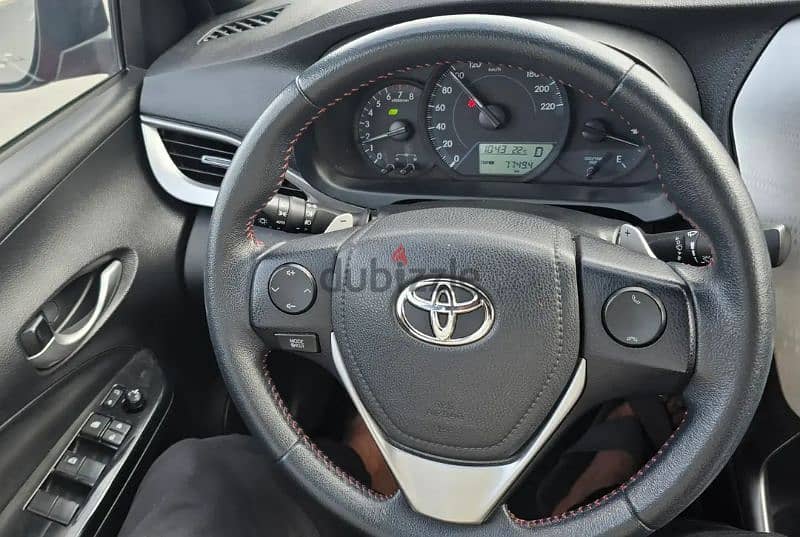 Toyota yaris sport 1.5 Sport S Full option Bahrain agency  2018 3