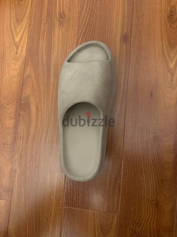 Yeezy slides color pure 1