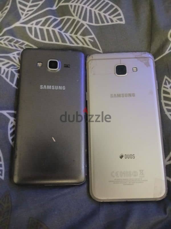 2 Galaxy unworking phones ( cheap prices ) for fixing 0