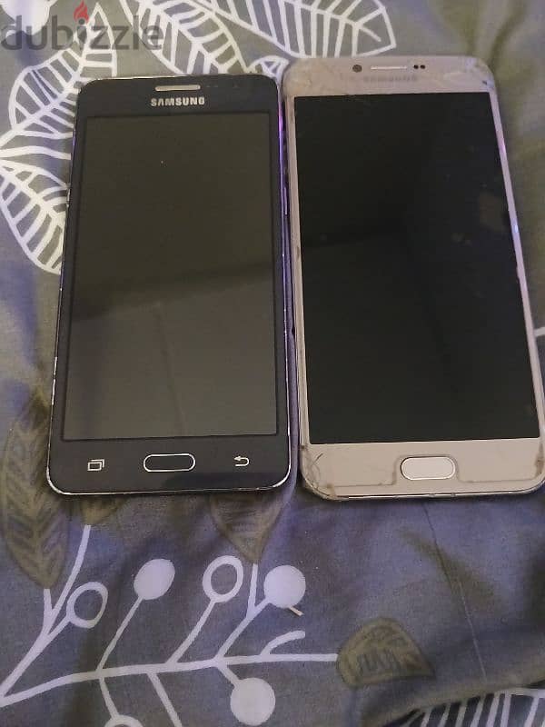 2 Galaxy unworking phones ( cheap prices ) for fixing 1