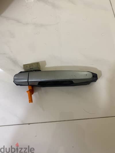 Yaris 2009 model door handle front right side