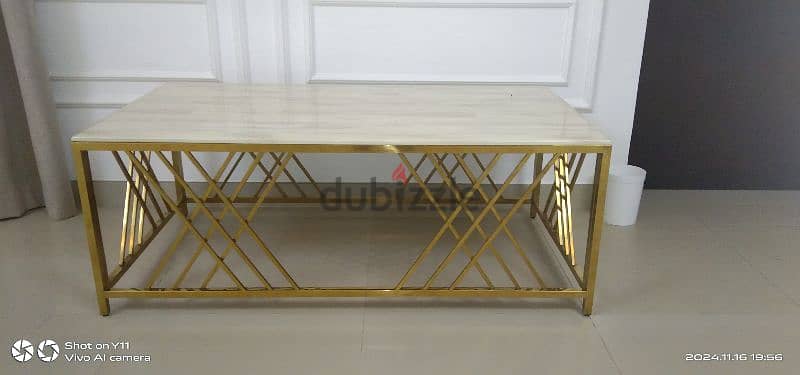 best table and best price and with i small one and of that 100bd 0