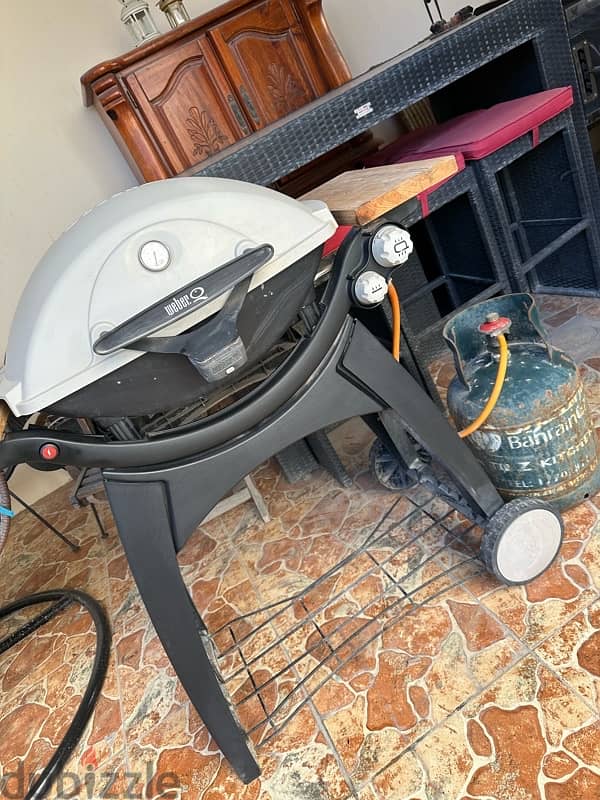 BBQ gas in excellent condition and outdoor furniture 0