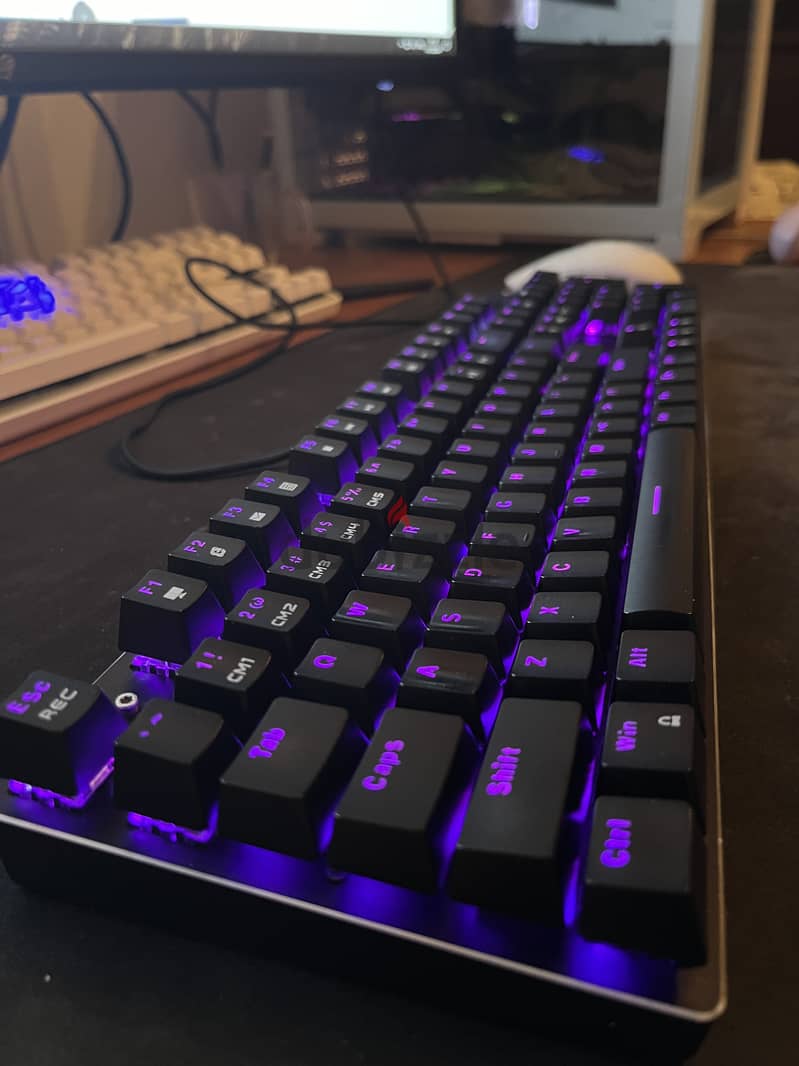 Mechanical Keyboard - RGB - FULL SIZE - BLUE SWITCHES 1