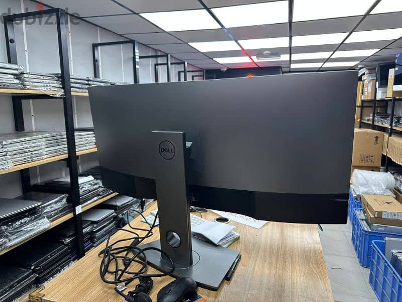 DELL LED CURVED  MONITOR 1